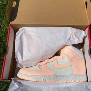 Crimson Tint Dunk High sz 7.5